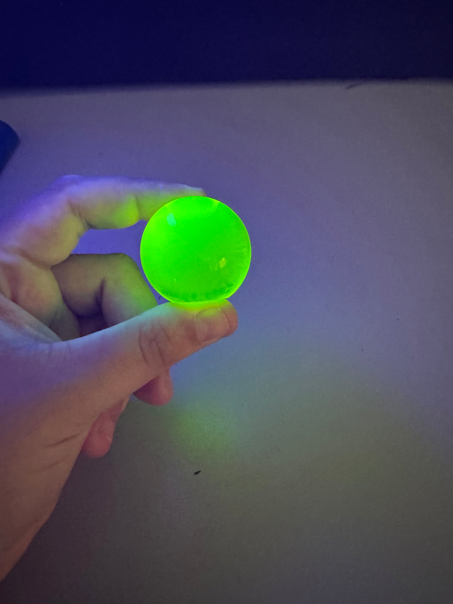 Bola gigante de Vidrio de Uranio