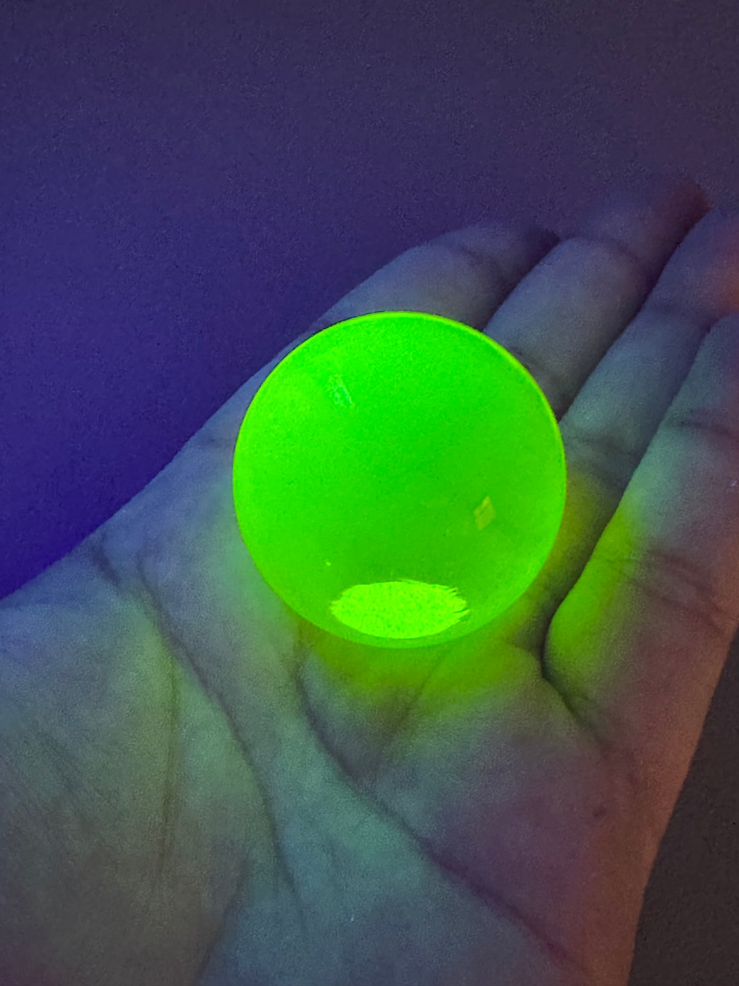 Bola gigante de Vidrio de Uranio