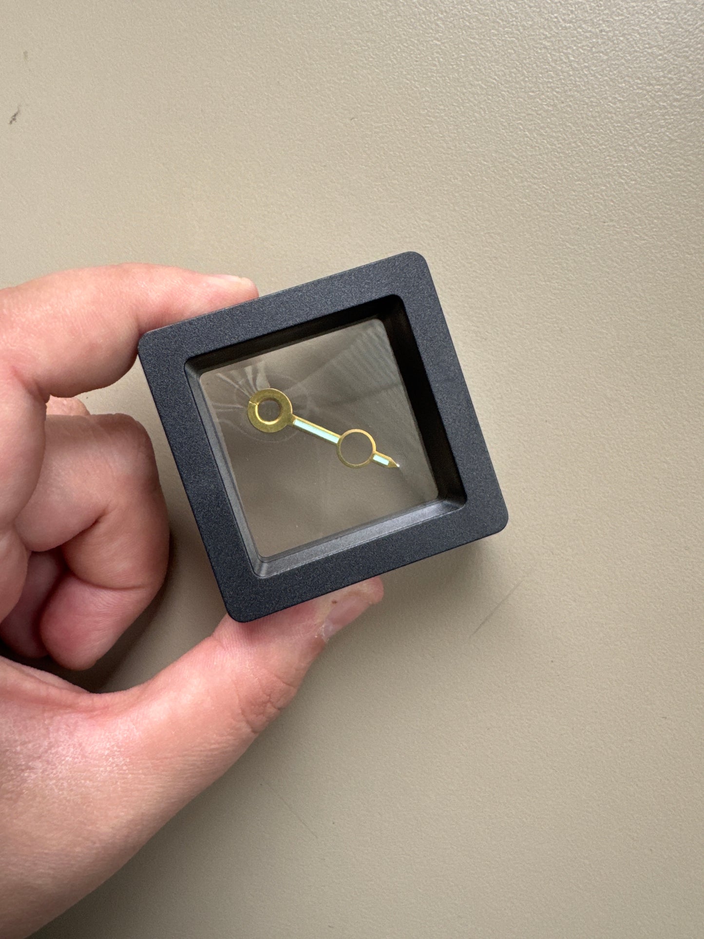 Aguja de reloj con Radio