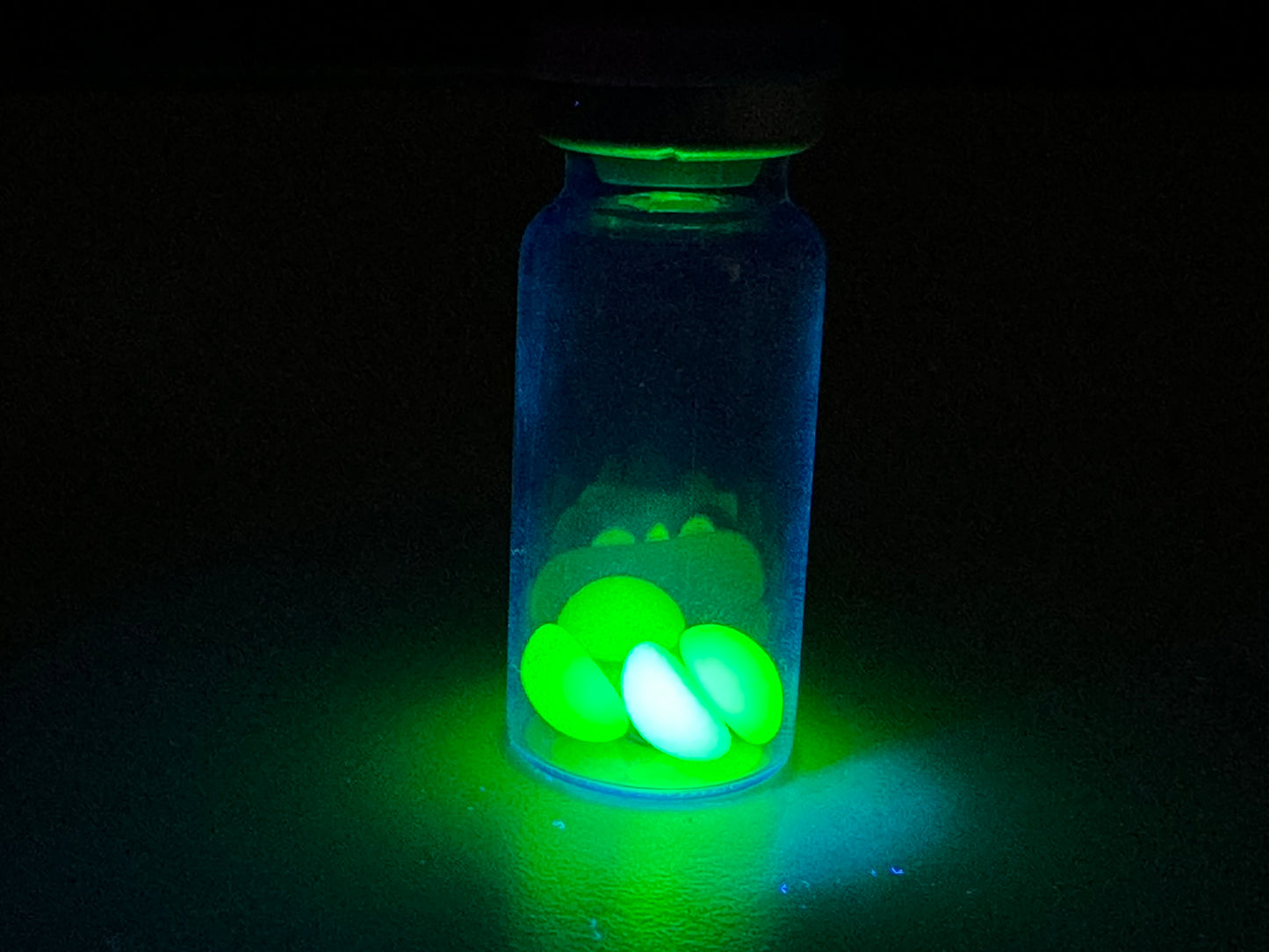 Perlas de Vidrio de Uranio